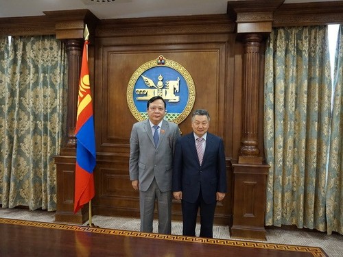 Mongolian Parliament seeks closer ties with Vietnam - ảnh 1